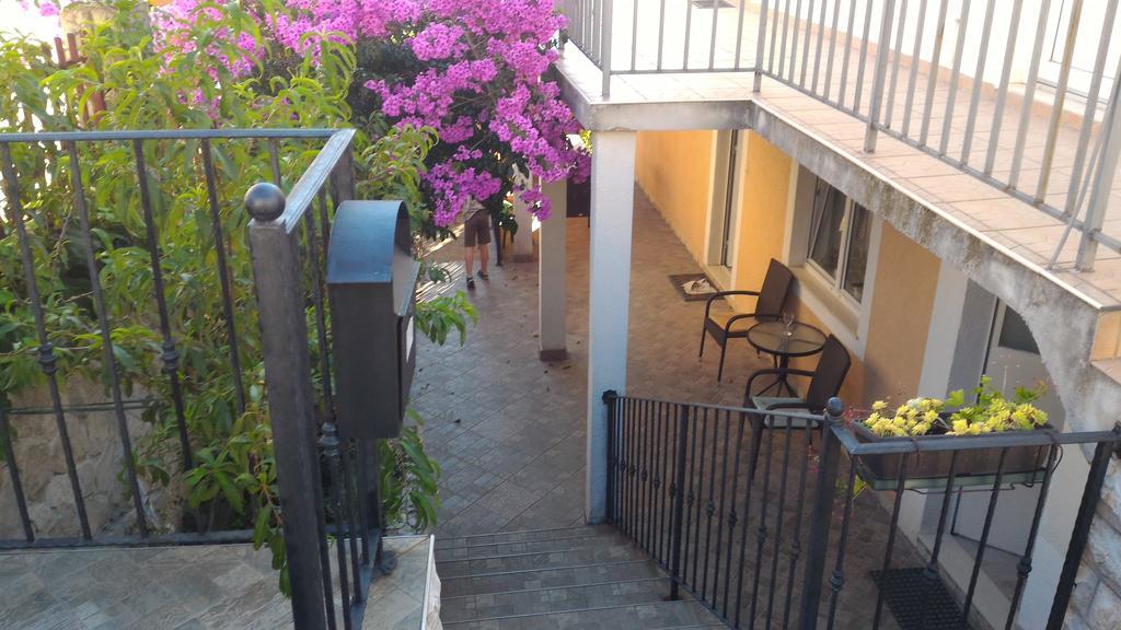 Apartment Mile Šibenik Exteriör bild